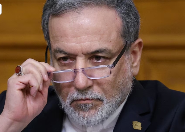 إيران: المحادثات مع أمريكا في عُمان "بداية جيدة" وستستمر