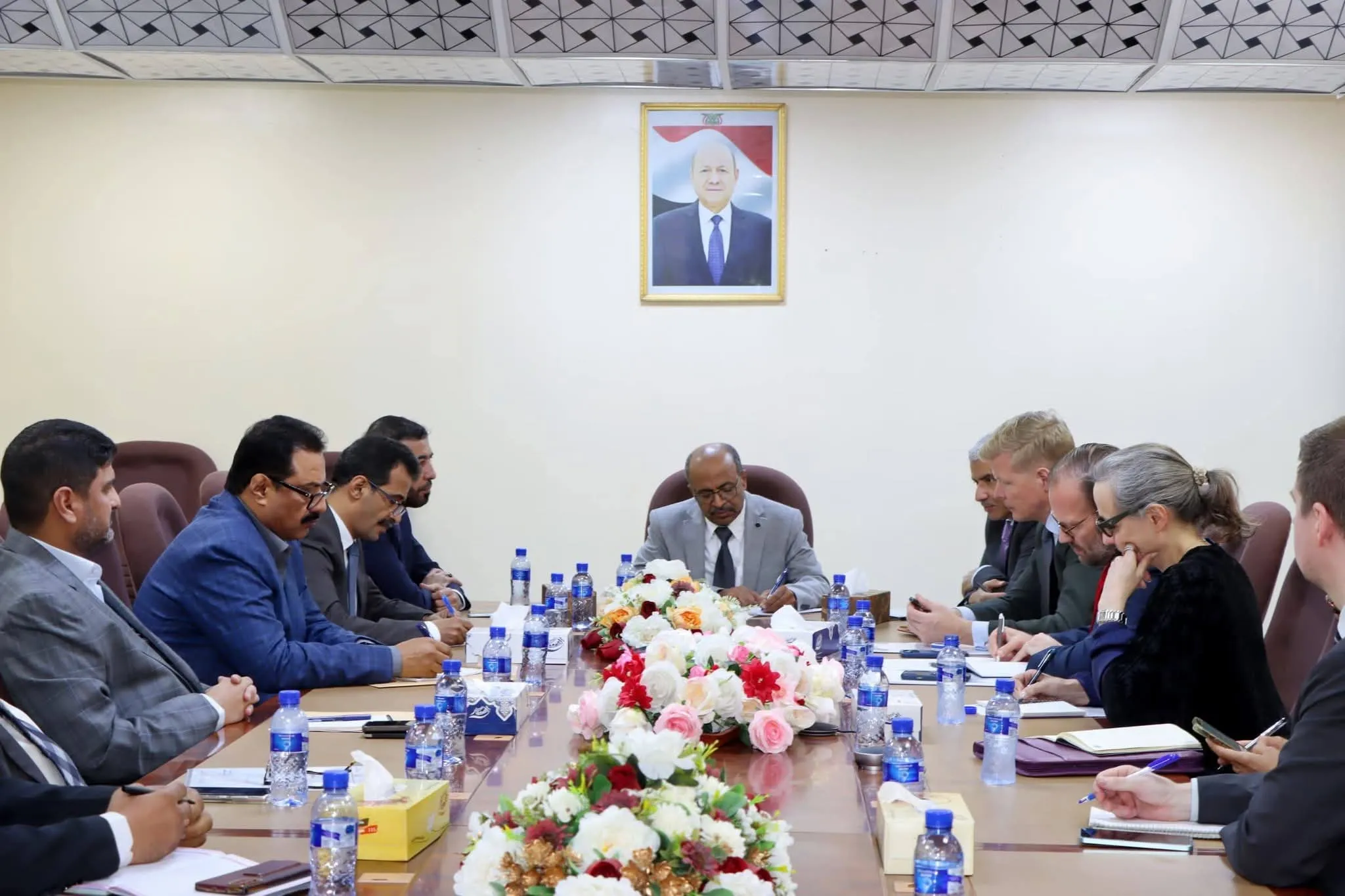 المبعوث الأممي ينهي زيارته لعدن ببحث عدة ملفات متصلة بالتصعيد والسلام