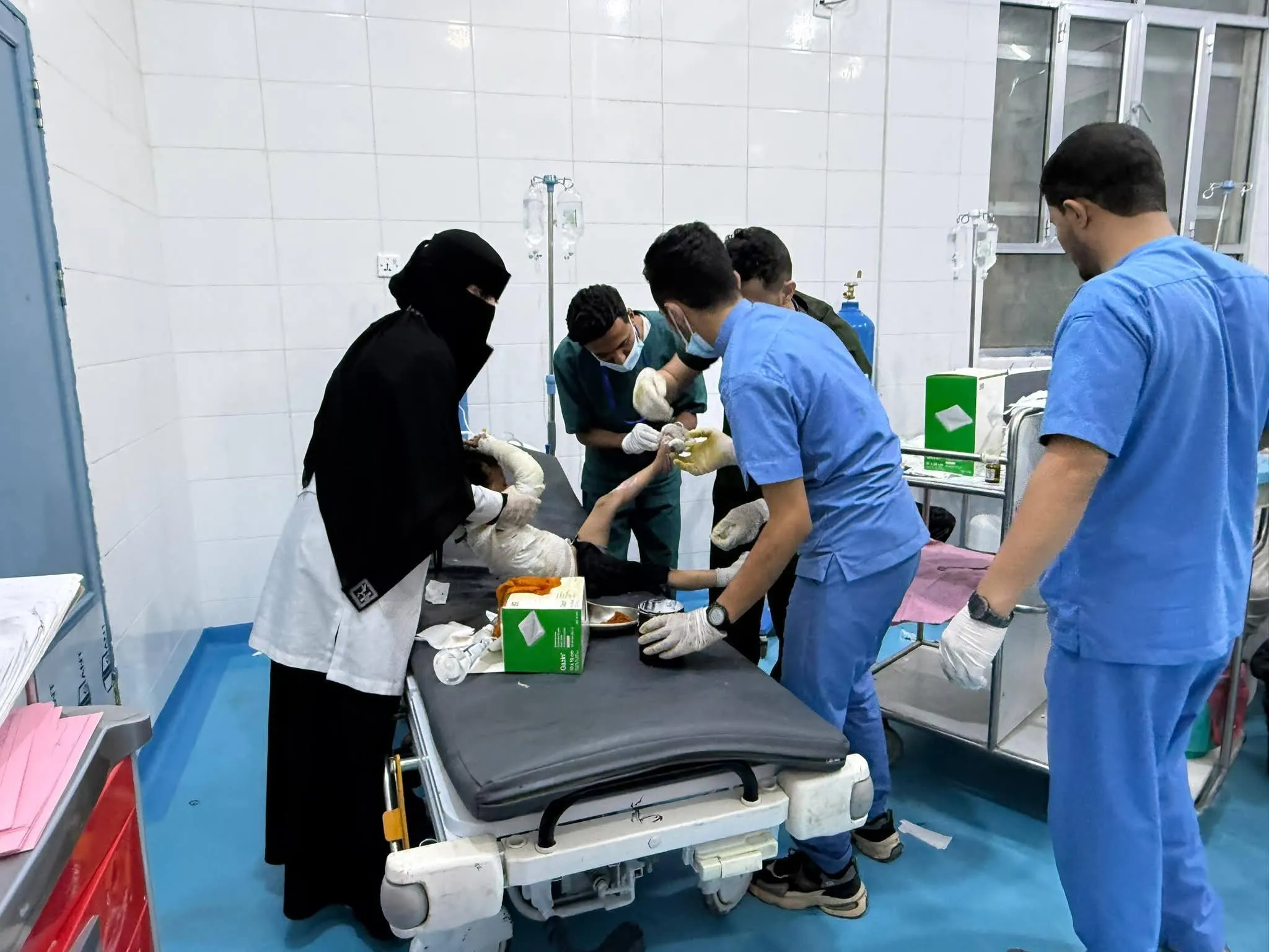 بينهم نساء وأطفال.. وفاة وإصابة 16 شخصا جراء حريق في منزل بمأرب