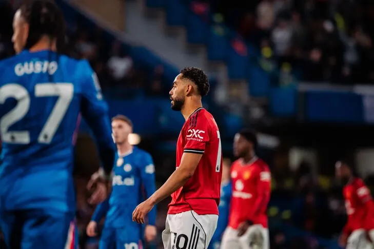 مانشستر يونايتد يستعيد توازنه على حساب تشيلسي