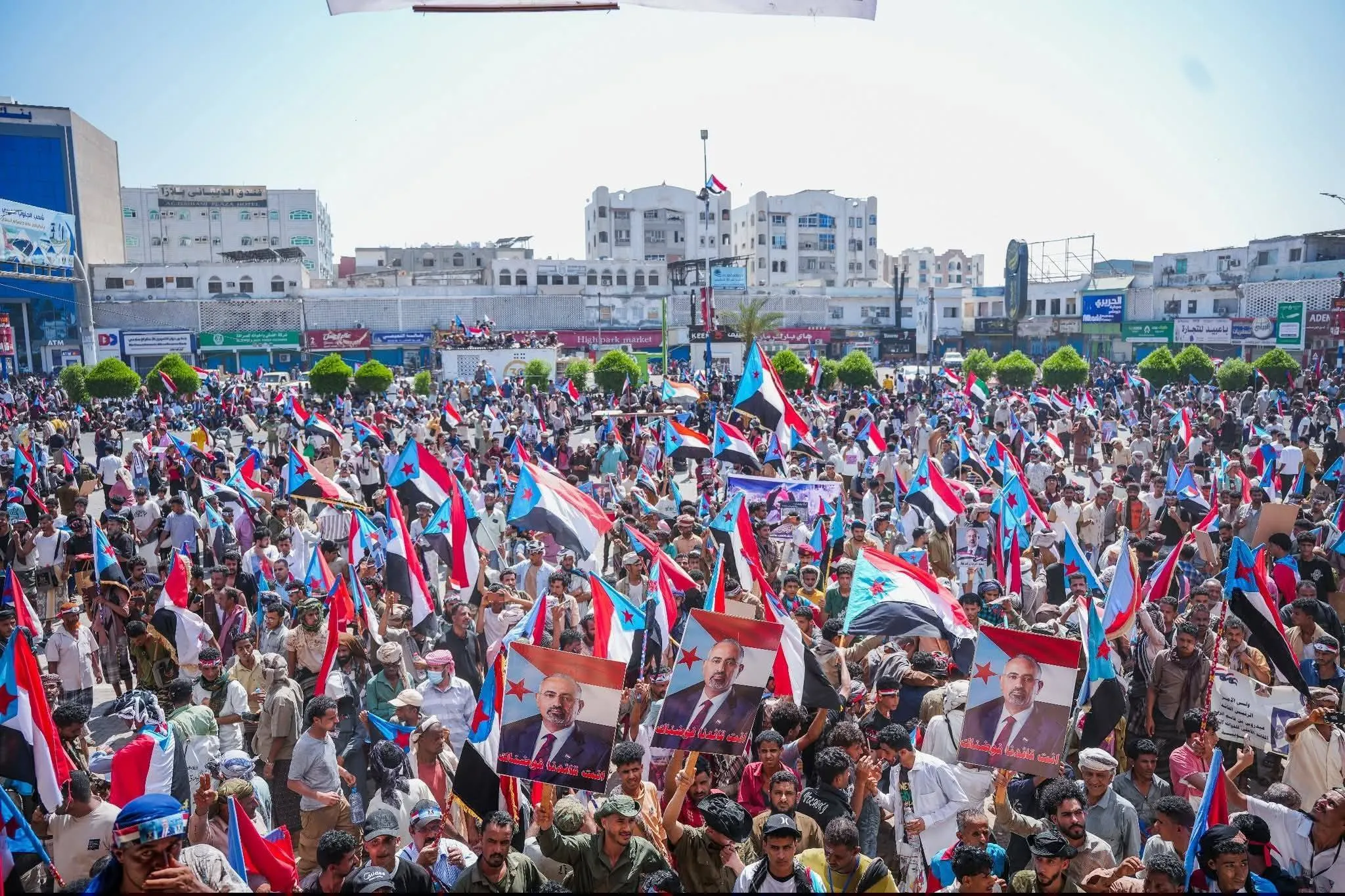 تظاهرة حاشدة للانتقالي في ذكرى تأسيسه التاسعة بعدن تجدد تمكسها بالانفصال