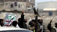 مواطنون في ذمار يرفضون خطيبا حاولت مليشيا الحوثي فرضه بالقوة (فيديو)