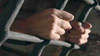 وفاة سجين في ذمار يقبع في السجن منذ 13 عاما بسبب عدم إسعافه