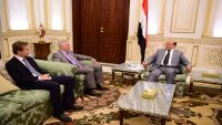 هادي وبن دغر يلتقيان السفير الروسي لدى اليمن لبحث سبل إنجاح مشاورات الكويت