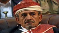 الشيخ صادق الأحمر يُعزي في وفاة عبدالسلام كرمان