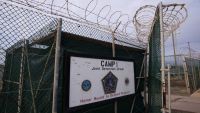 البنتاغون: نقل معتقل يمني من غوانتانامو إلى إيطاليا