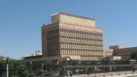 الحكومة تطالب المؤسسات النقدية الدولية وقف التعامل المالي مع البنك المركزي في صنعاء