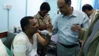 الرئيس هادي يطمئن على صحة قائد اللواء 14 مدرع بعد إصابته بمعارك صرواح
