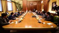 الرئيس هادي يوجه الحكومة بالنزول إلى المحافظات المحررة وإدارة الوضع العام