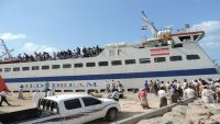 وصول أول رحلات السفينة السياحية "ميد دريم" الى سقطرى