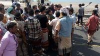 جهود حكومية تنجح في وقف احتجاجات قطعت الطريق البحري في عدن