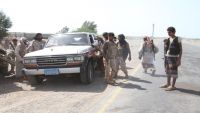 الجيش الوطني ينجح في إجلاء 5 أسر محاصرة في المخا استخدمتها الميليشيات دروعا بشرية