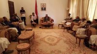 نائب رئيس الوزراء يشيد بدور مقاومة صنعاء ويؤكد اهتمام الحكومة بمعالجة الجرحى
