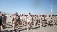 الضالع.. مجندون من اللواء 33 مدرع يقطعون خط صنعاء - عدن احتجاجاً على المماطلة في ترقيمهم