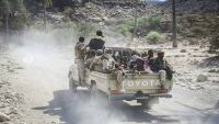 مقتل وإصابة 13 جنديا جراء حادث إنقلاب طقم عسكري في تعز
