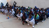 انتشال مئات المهاجرين من البحر بين ليبيا وإيطاليا