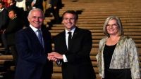 خانته اللغة.. ماكرون يشكر زوجة رئيس وزراء أستراليا "اللذيذة"