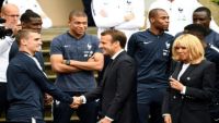 ماكرون يحضر مباراة نصف النهائي بين فرنسا وبلجيكا في روسيا