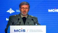 وزير الدفاع الإيراني يصل سوريا ويلتقي مسؤولين كباراً في نظام الأسد