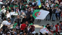 الشارع الجزائري يرسم خريطة جديدة لاحتجاجاته