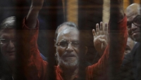 محكمة مصرية: المؤبد لبديع وآخرين ومرسي كان يستحق السجن وعقابه عند ربه