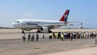 وصول أولى رحلات "اليمنية" إلى مطار عدن دون إخضاع المسافرين للإجراءات الاحترازية