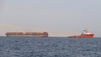 سفينة إماراتية تحمل أسلحة وقيادات في "الانتقالي" تصل سقطرى