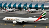 رويترز: "طيران الإمارات" تسرح مزيداً من الطيارين وأطقم الضيافة الأربعاء