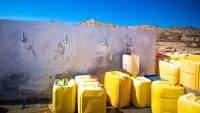 "الهجرة الدولية" توفر مياه الشرب لأكثر من خمسة آلاف نازح في الحديدة