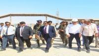 وزير النفط ومحافظ شبوة يتفقدان مشروع الخزان الإستراتيجي للمشتقات النفطية في رضوم