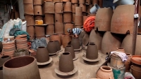 صناعة الفخار.. حرفة تراثية تقاوم الاندثار باليمن