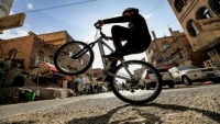 دراجون يمنيون ينطلقون في رحلة لتوجيه رسالة سلام