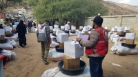 الصليب الأحمر: وزعنا مواد غذائية لأكثر من 4410 نازح في إب