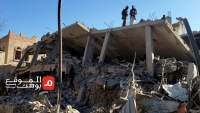 مقتل وإصابة 25 شخصا بينهم نساء وأطفال بغارة ليلية استهدفت منزل قيادي عسكري بصنعاء