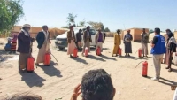 الهجرة الدولية توزع 200 طفاية حريق لمخيمات النازحين في مأرب