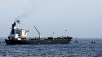 الحوثيون يتهمون التحالف باحتجاز سفينة نفط رغم الهدنة