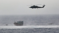 البحرية الأمريكية تضبط شحنة مخدرات على متن سفينة إيرانية في خليج عدن
