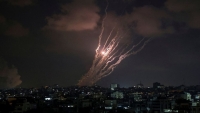 صواريخ المقاومة تصيب مباني في سديروت وعسقلان