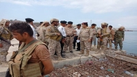 وزير الدفاع يتفقد القوات البحرية ويشدد على مواجهة تهريب الأسلحة والمخدرات للحوثيين