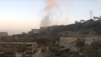 تعز.. الحوثيون يحرقون منزلا لمواطن في منطقة الشقب