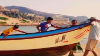 أشهر غواصي مدينة عدن يعود إلى البحر بدعم من "حيث الإنسان"