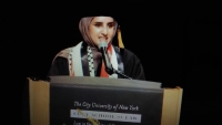 أثارت سخط الصهاينة.. طالبة يمنية تهاجم جرائم إسرائيل في حفل تخرج بجامعة أمريكية