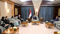 العليمي يناقش مع السفير البريطاني جهود احياء السلام في اليمن