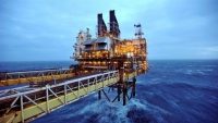 بريطانيا تعتزم إصدار مئات التراخيص الجديدة للتنقيب عن النفط والغاز في بحر الشمال