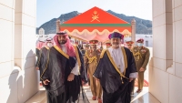 بن سلمان يصل عمان التي تقود وساطة بين السعودية والحوثيين لإنهاء حرب اليمن