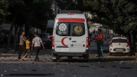مصر تمنع عودة سيارات الإسعاف الفلسطينية إلى غزة بأمر من الاحتلال