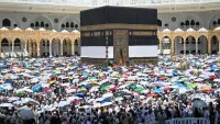 الحجاج المتعجلون يؤدون طواف الوداع بيسر وطمأنينة